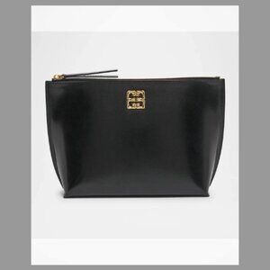 Givenchy NWT 4G Liquid Cosmetic Pouch in Leather (ORIG,.$630) BLACK